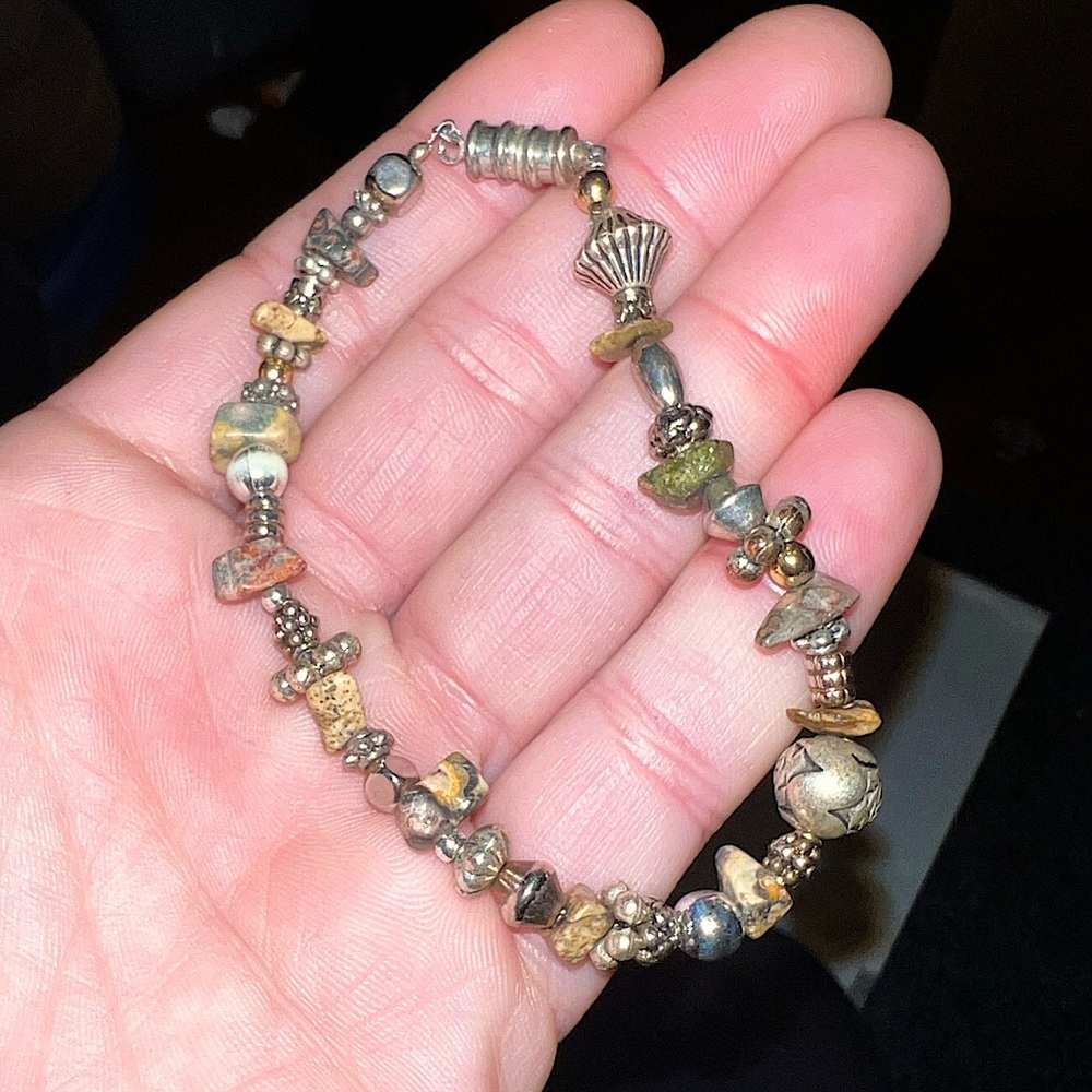 ⭐️Vintage Silver Strand Bracelet With Stones & Gems Magnetic Clasp Closure - Picture 2 of 10